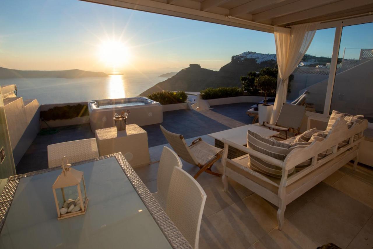 Sunset View Villa Santorini - With Outdoor Jacuzzi 菲罗斯特法尼 外观 照片