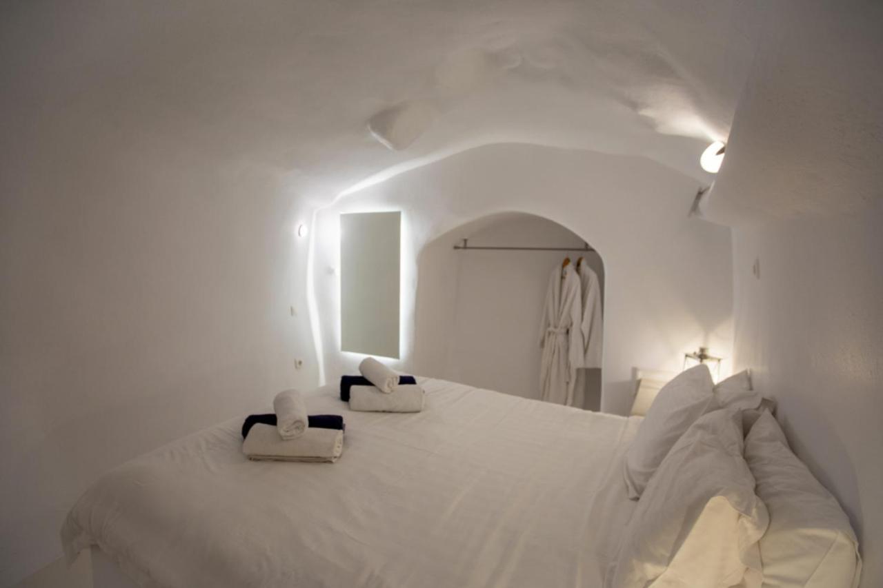 Sunset View Villa Santorini - With Outdoor Jacuzzi 菲罗斯特法尼 外观 照片