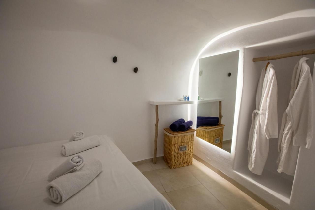 Sunset View Villa Santorini - With Outdoor Jacuzzi 菲罗斯特法尼 外观 照片