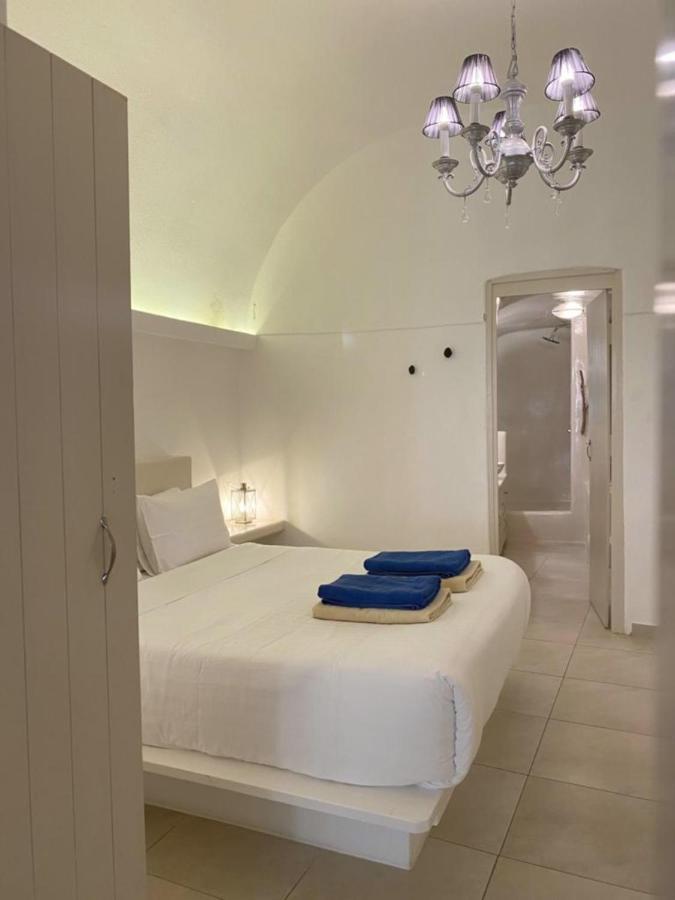 Sunset View Villa Santorini - With Outdoor Jacuzzi 菲罗斯特法尼 外观 照片
