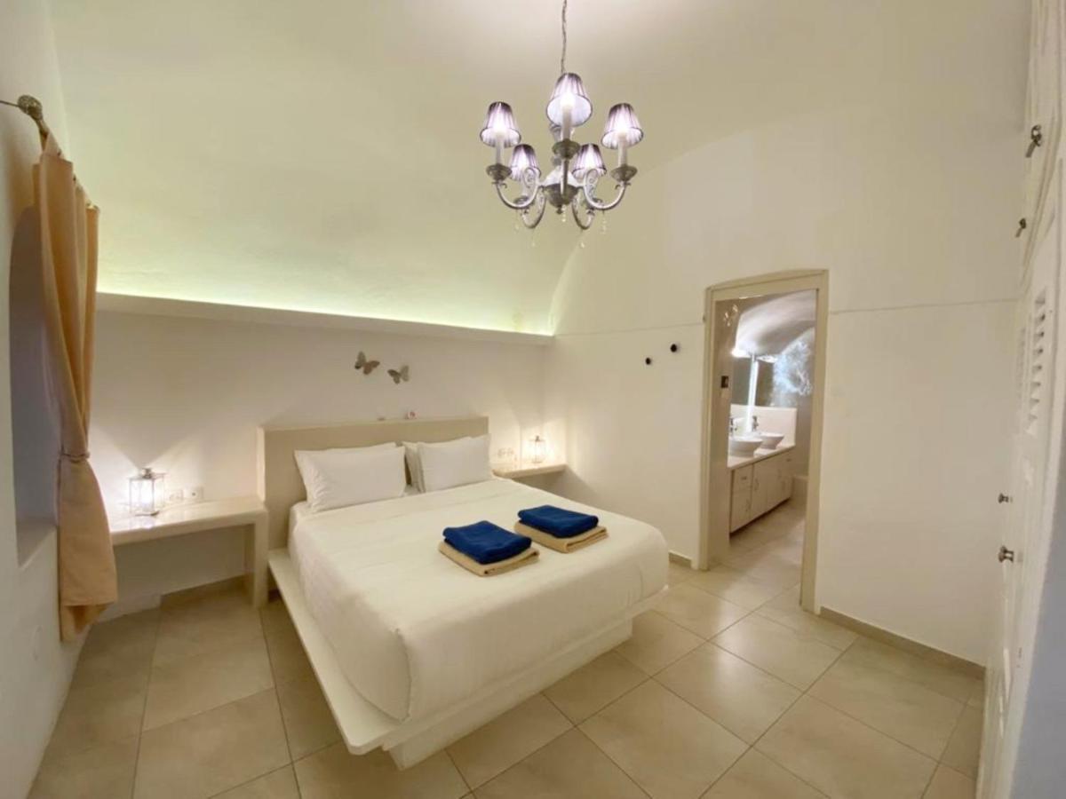 Sunset View Villa Santorini - With Outdoor Jacuzzi 菲罗斯特法尼 外观 照片